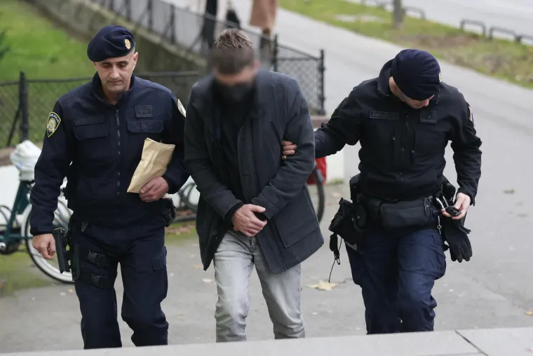 Ovo je osumnjičeni dječji psihijatar, lice je skrivao maskom: Dirao i drogirao maloljetnike