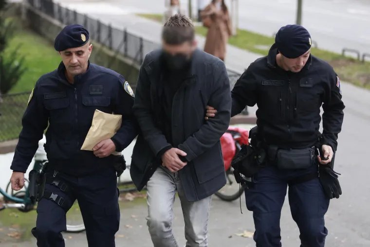 Ovo je osumnjičeni dječji psihijatar, lice je skrivao maskom: Dirao i drogirao maloljetnike