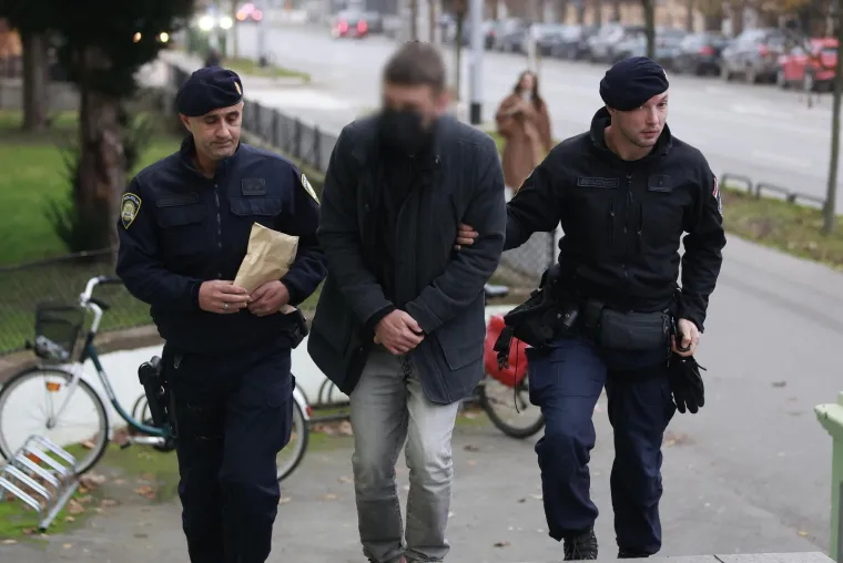 Ovo je osumnjičeni dječji psihijatar, lice je skrivao maskom: Dirao i drogirao maloljetnike