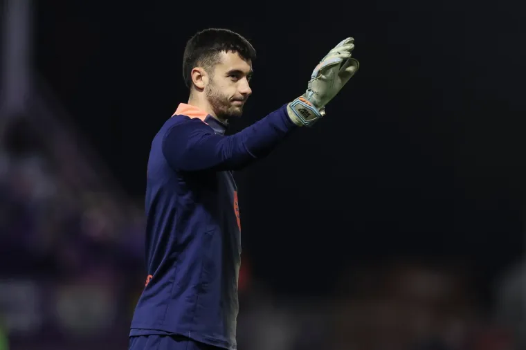 Kaos na utakmici trećeliga&scaron;a i Barce: Organizator muljao s montažnim tribinama, kasnio početak