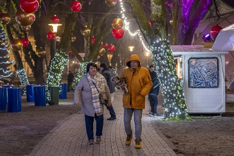 Nikad ljep&scaron;i Advent: Kovrčava djevojka s osmijehom od milijun dolara obilježila večer u Karlovcu