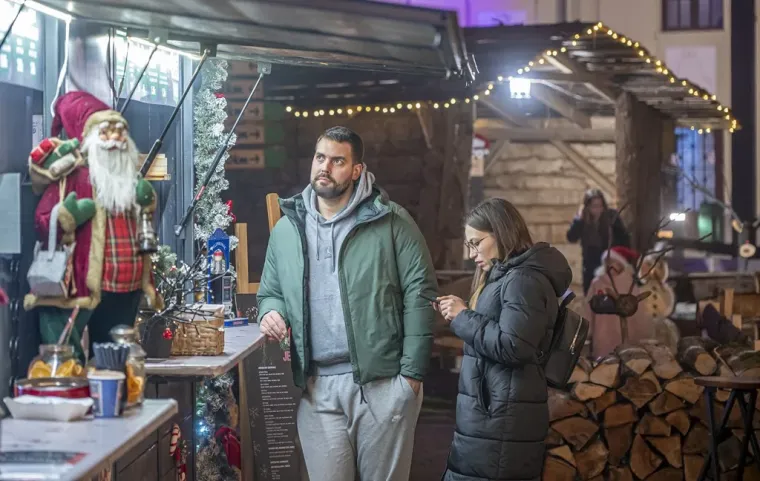 Nikad ljep&scaron;i Advent: Kovrčava djevojka s osmijehom od milijun dolara obilježila večer u Karlovcu