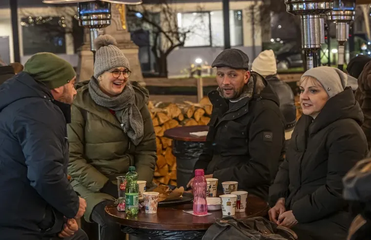 Nikad ljep&scaron;i Advent: Kovrčava djevojka s osmijehom od milijun dolara obilježila večer u Karlovcu