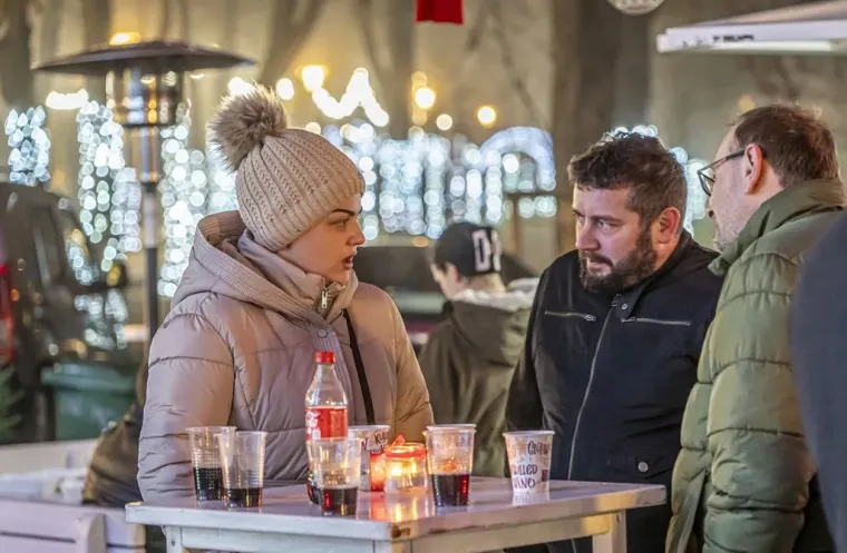 Nikad ljep&scaron;i Advent: Kovrčava djevojka s osmijehom od milijun dolara obilježila večer u Karlovcu