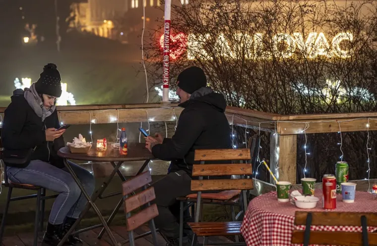 Nikad ljep&scaron;i Advent: Kovrčava djevojka s osmijehom od milijun dolara obilježila večer u Karlovcu