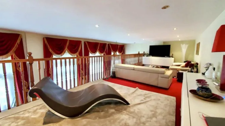 Biste li se budili uz pogled na vlak i zvuk parne lokomotive? I za sve to morate izdvojiti paprenu cifru