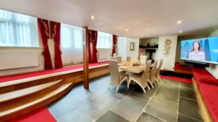 Biste li se budili uz pogled na vlak i zvuk parne lokomotive? I za sve to morate izdvojiti paprenu cifru