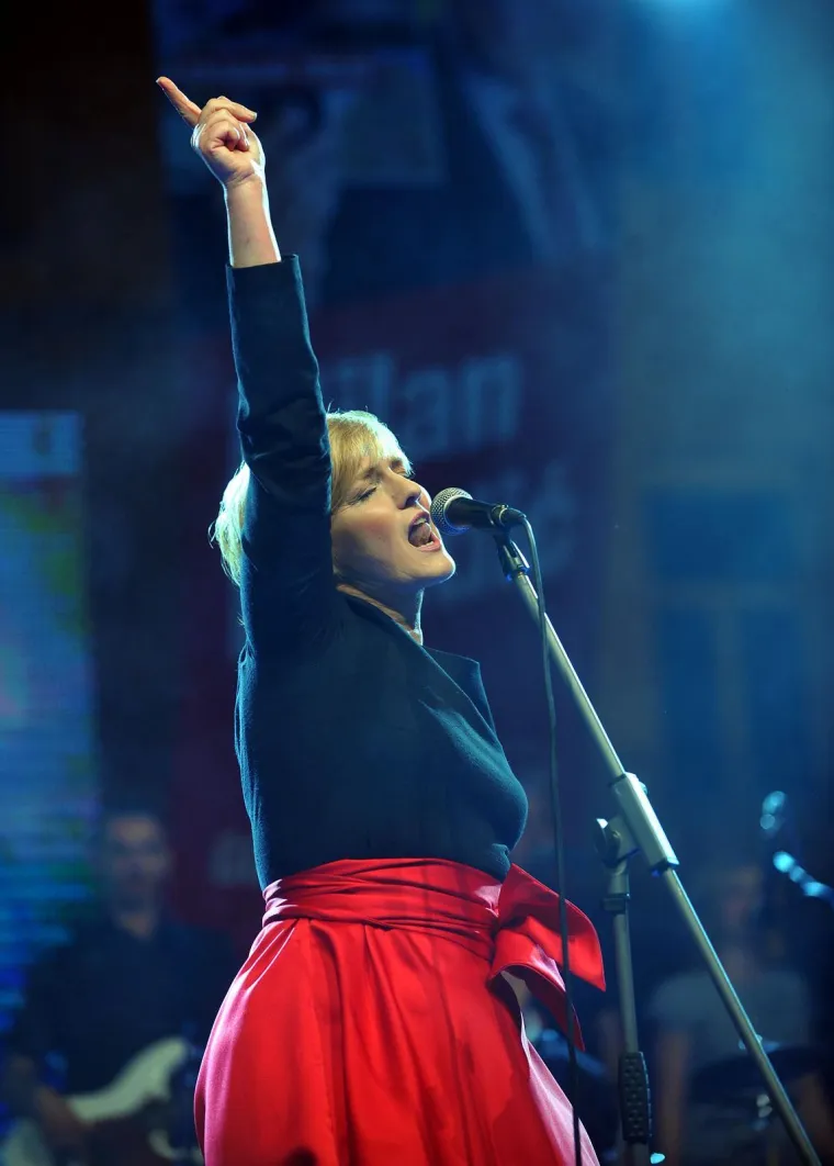 Sanja Doležal nekad i sad: Pogledajte kako se mijenjalo lice čiji je glas obilježio generacije