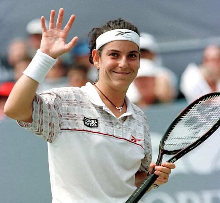 Danas izgleda neprepoznatljivo, ne liči na sebe: 'Napravila sam ono &scaron;to mi je rekao'