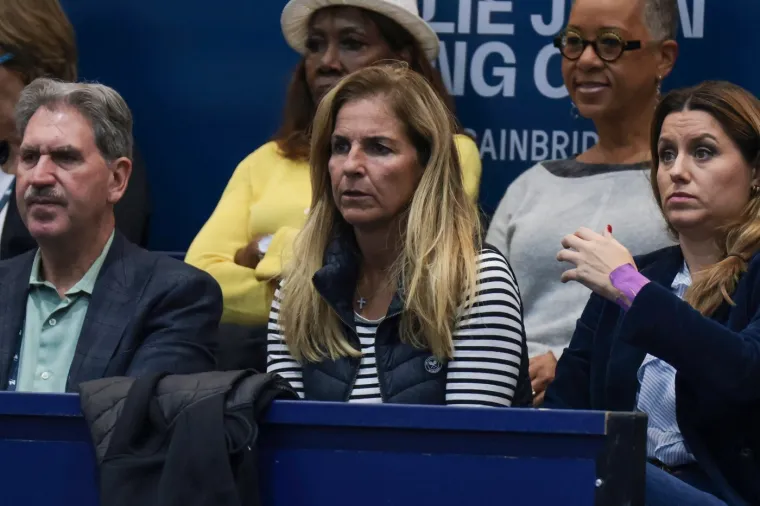 Danas izgleda neprepoznatljivo, ne liči na sebe: 'Napravila sam ono &scaron;to mi je rekao'