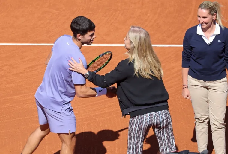 Danas izgleda neprepoznatljivo, ne liči na sebe: 'Napravila sam ono &scaron;to mi je rekao'
