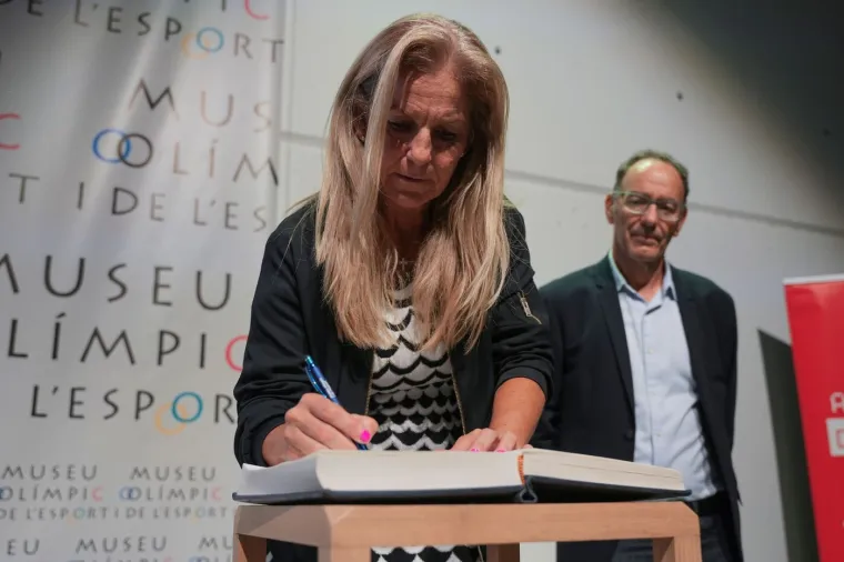 Danas izgleda neprepoznatljivo, ne liči na sebe: 'Napravila sam ono &scaron;to mi je rekao'