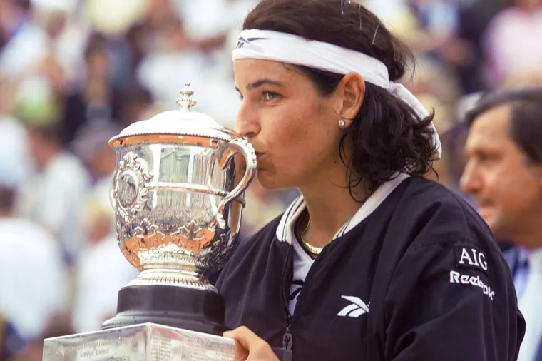 Danas izgleda neprepoznatljivo, ne liči na sebe: 'Napravila sam ono &scaron;to mi je rekao'