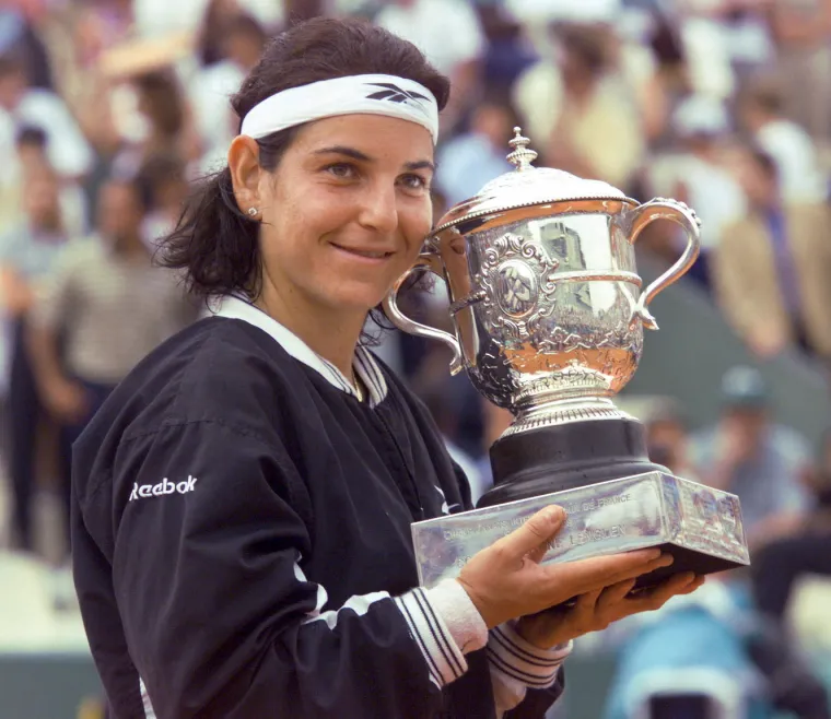 Danas izgleda neprepoznatljivo, ne liči na sebe: 'Napravila sam ono &scaron;to mi je rekao'