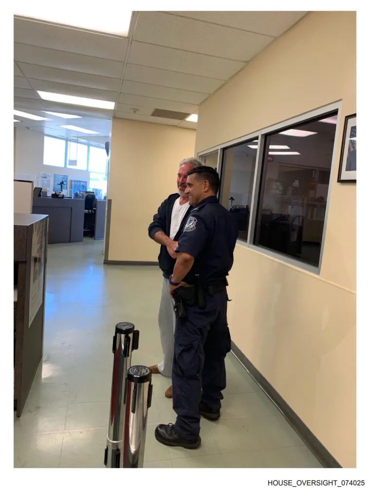 &Scaron;okantne fotografije s Epsteinovog imanja izule svijet iz cipela: 'Lolita', Bill Gates i djevojke za 1000 dolara