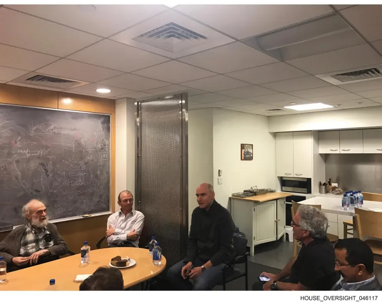 &Scaron;okantne fotografije s Epsteinovog imanja izule svijet iz cipela: 'Lolita', Bill Gates i djevojke za 1000 dolara