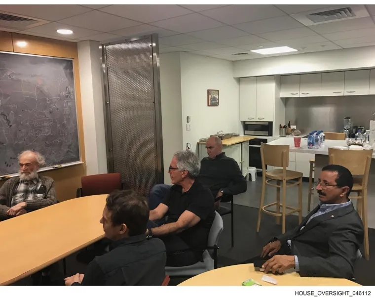 &Scaron;okantne fotografije s Epsteinovog imanja izule svijet iz cipela: 'Lolita', Bill Gates i djevojke za 1000 dolara