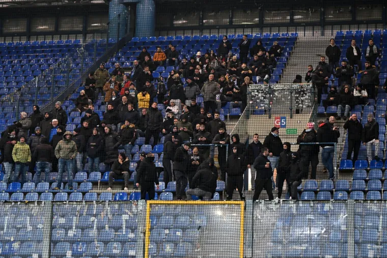 Suluda atmosfera u Krakovu: Ukrajinski svirači ukrali show, protiv Rijeke navijao i Djed Božićnjak