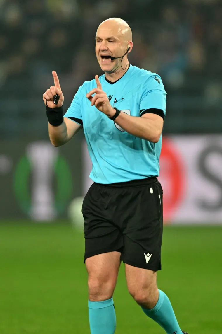 Suluda atmosfera u Krakovu: Ukrajinski svirači ukrali show, protiv Rijeke navijao i Djed Božićnjak