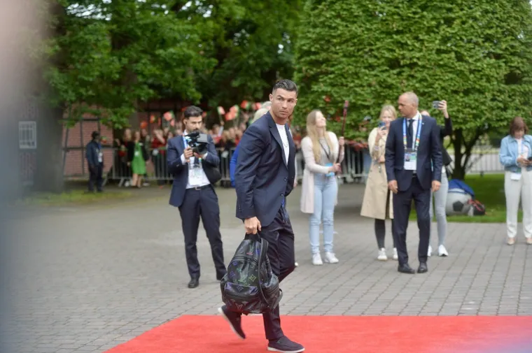 Djevojke su ga ostavljale jer je bio previ&scaron;e ženstven? Evo kako se Ronaldo mijenjao kroz godine