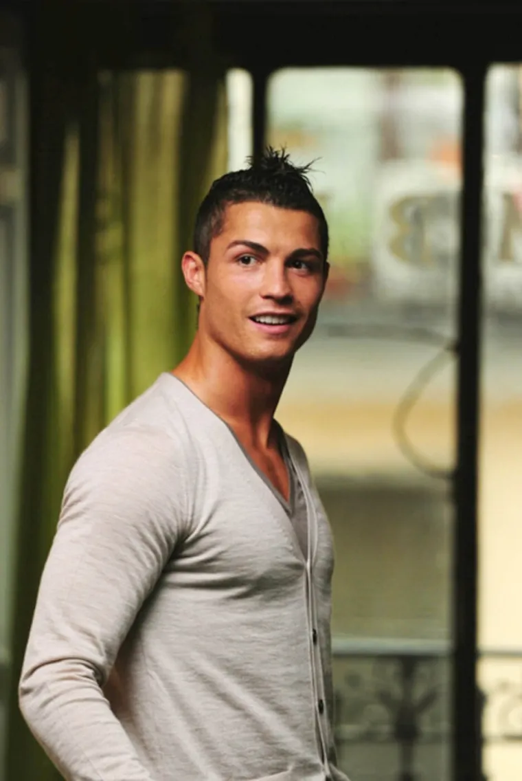 Djevojke su ga ostavljale jer je bio previ&scaron;e ženstven? Evo kako se Ronaldo mijenjao kroz godine