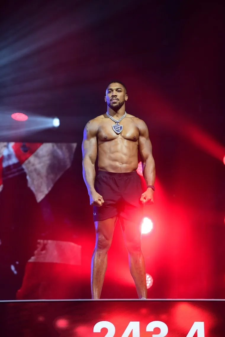 Zaiskrilo je na vaganju Anthonyja Joshue i Jake Paula: Ove fotografije upravo obilaze svijet