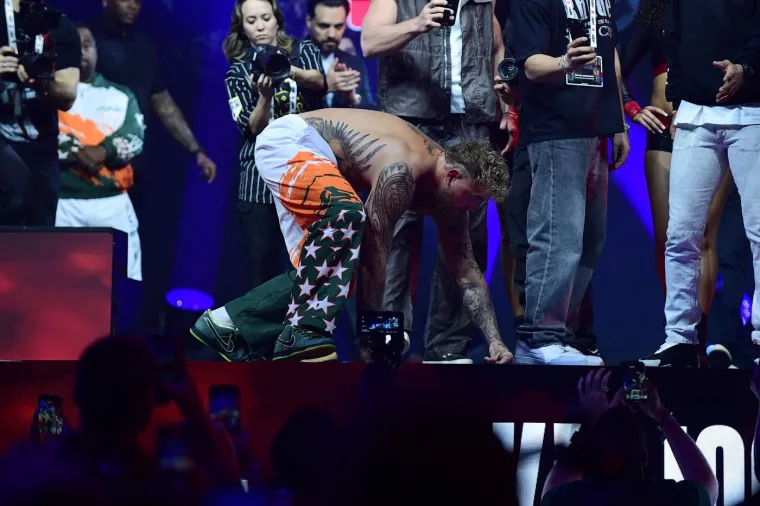 Zaiskrilo je na vaganju Anthonyja Joshue i Jake Paula: Ove fotografije upravo obilaze svijet