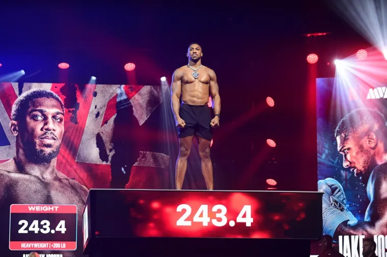 Zaiskrilo je na vaganju Anthonyja Joshue i Jake Paula: Ove fotografije upravo obilaze svijet