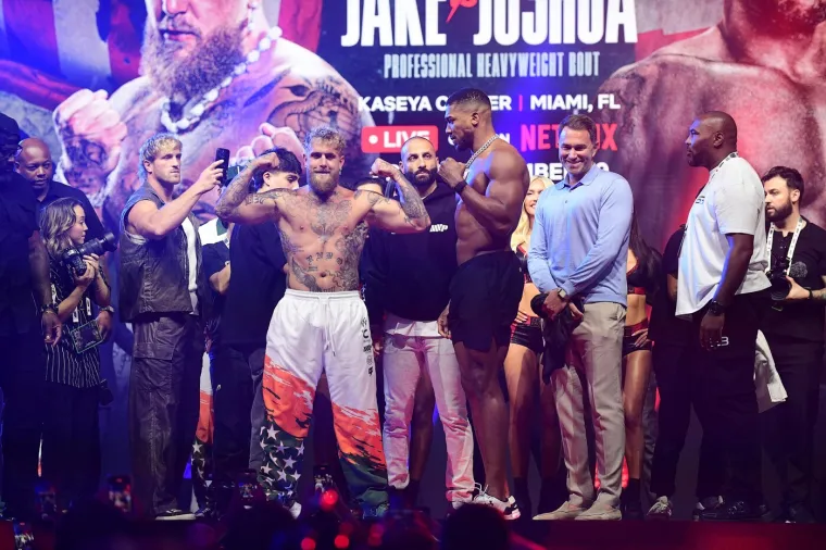 Zaiskrilo je na vaganju Anthonyja Joshue i Jake Paula: Ove fotografije upravo obilaze svijet