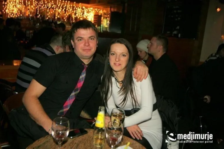 Kratke haljine i visoke potpetice: Pogledajte kako se partijalo prije14 godina