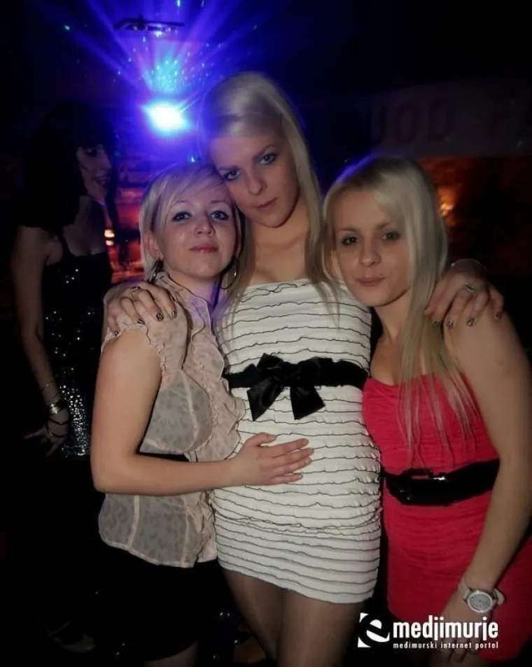 Kratke haljine i visoke potpetice: Pogledajte kako se partijalo prije14 godina