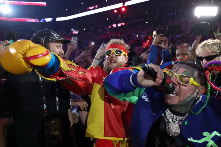 Anthony Joshua 'masakrirao' Jakea Paula: Slomio mu čeljust i umalo izbio zube