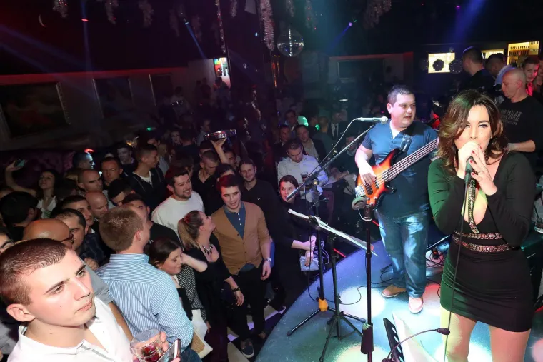 Nives Celzijus je te večeri gorila: Pogledajte kakav je tulum priredila