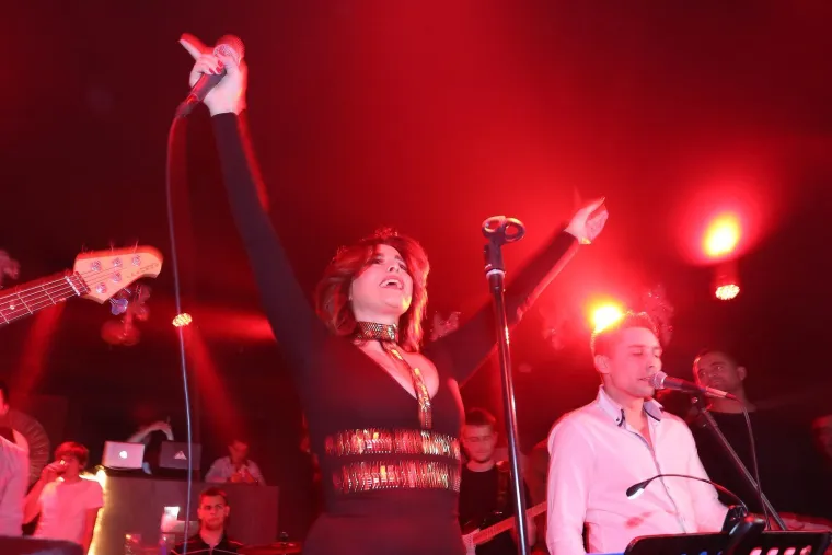 Nives Celzijus je te večeri gorila: Pogledajte kakav je tulum priredila