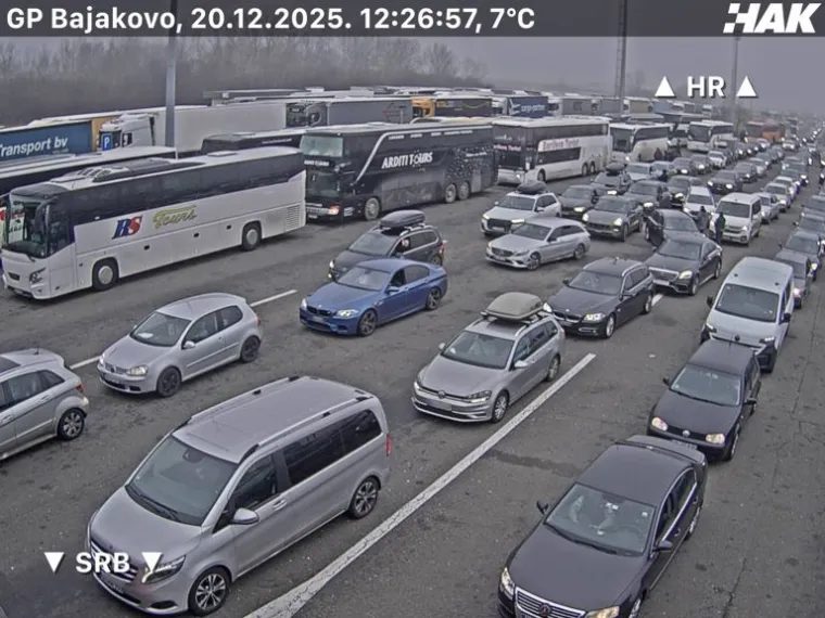 Velike gužve na autocesti i graničnim prijelazima: HAK izdao upozorenja
