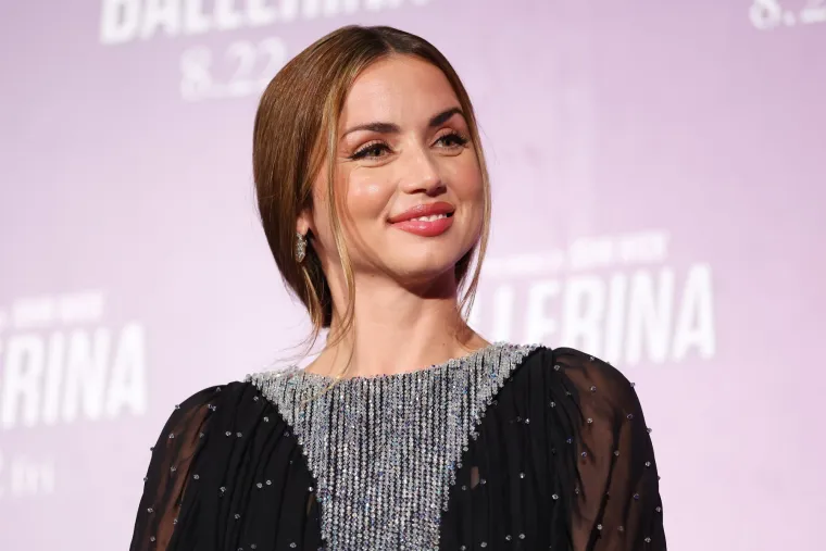 Slavna glumica pokazala nevjerojatnu figuru: Nećete vjerovati koliko ima godina