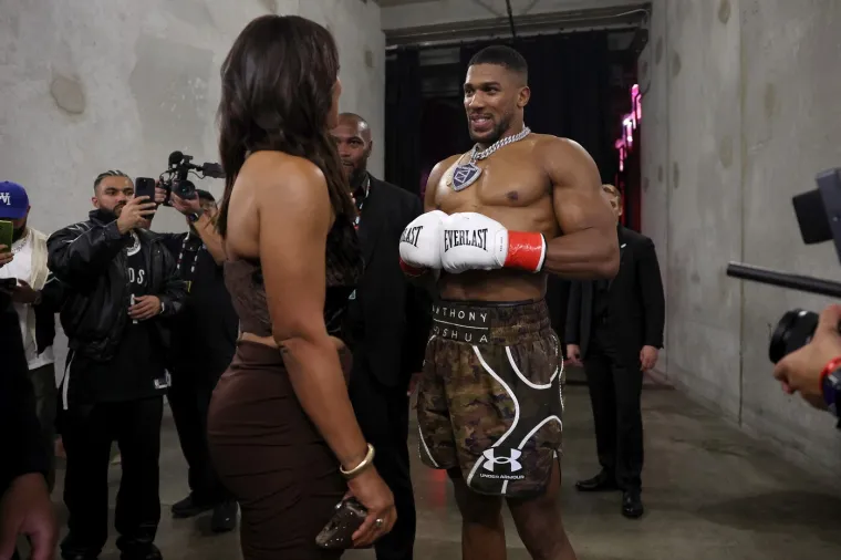 Slavni i poznati pohodili meč Joshua i Paula: Lijepe žene i ekstravagantni tipovi plijenili pažnju