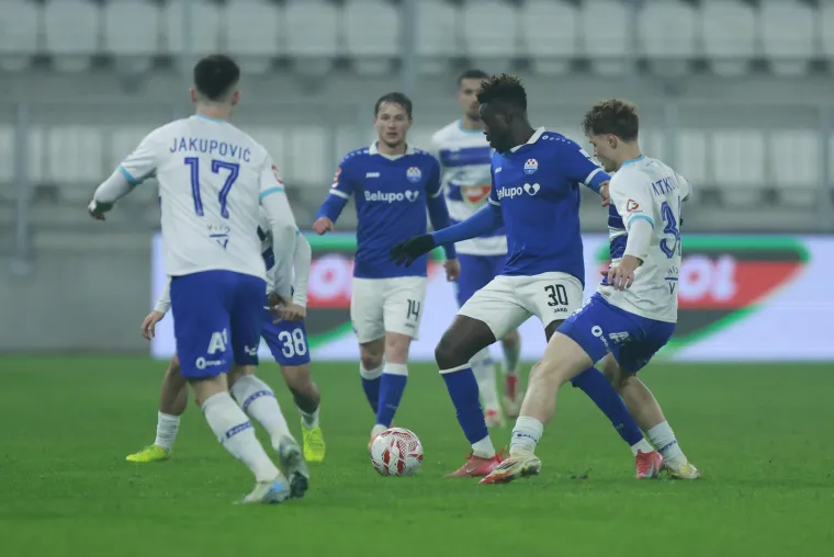 Zgodna navijačica privukla pažnju Opus Arene, svi su gledali samo u nju