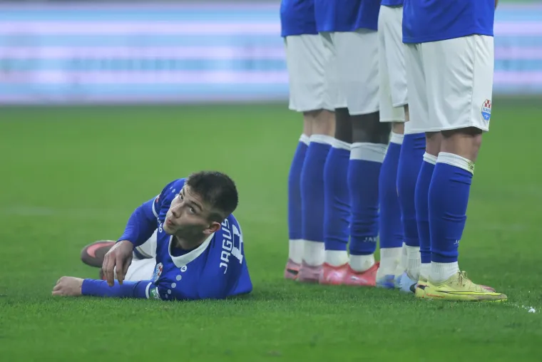 Zgodna navijačica privukla pažnju Opus Arene, svi su gledali samo u nju