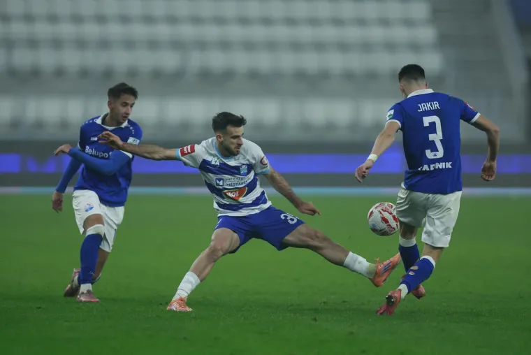 Zgodna navijačica privukla pažnju Opus Arene, svi su gledali samo u nju