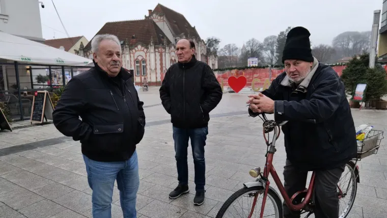 Modni spektakl usred Adventa: Ove dame pretvorile su centar Čakovca u božićnu pistu