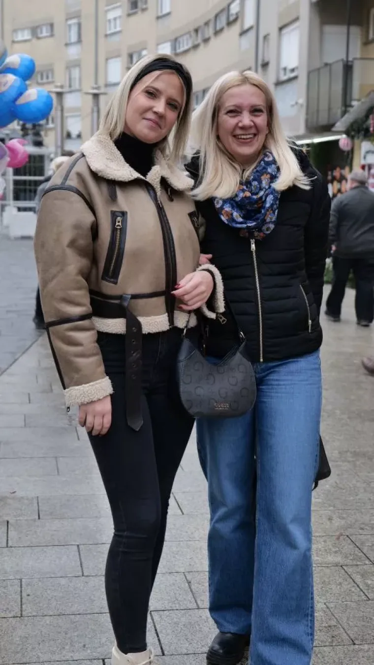 Modni spektakl usred Adventa: Ove dame pretvorile su centar Čakovca u božićnu pistu