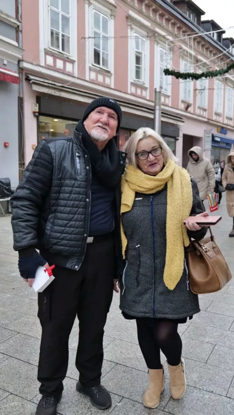 Modni spektakl usred Adventa: Ove dame pretvorile su centar Čakovca u božićnu pistu