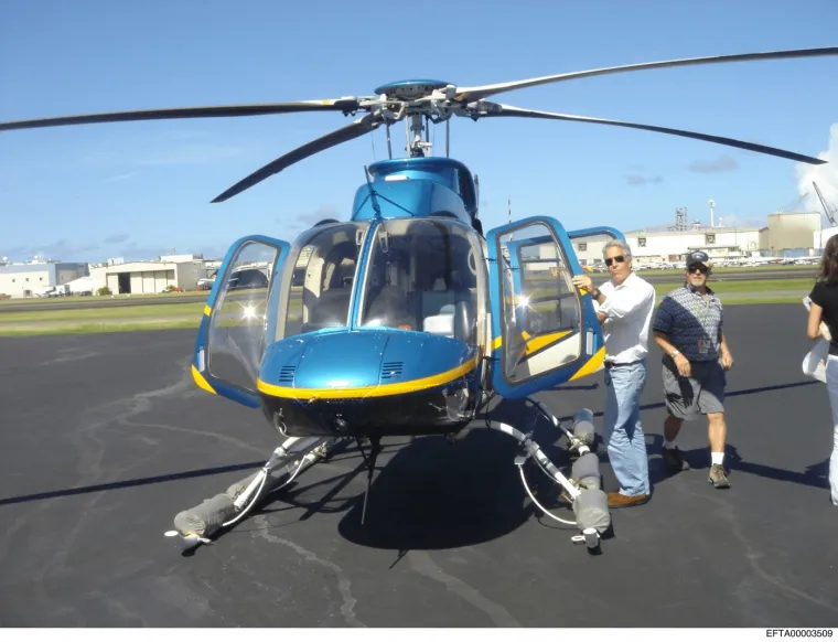 Misterij nestanka dijela Epsteinovih dokumenata: I pokojni Papa na jednoj fotografiji