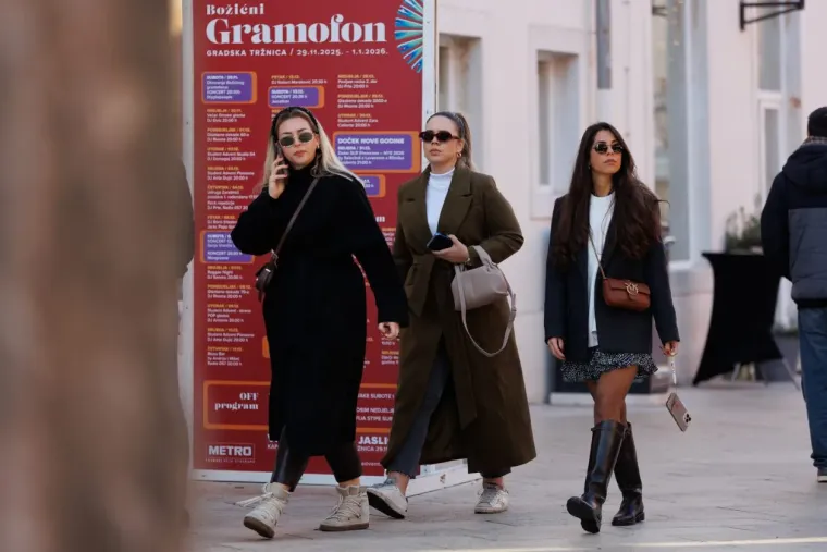 Kao da je stiglo proljeće: Zadranke u minjacima i visokim čizmama preuzele &scaron;picu