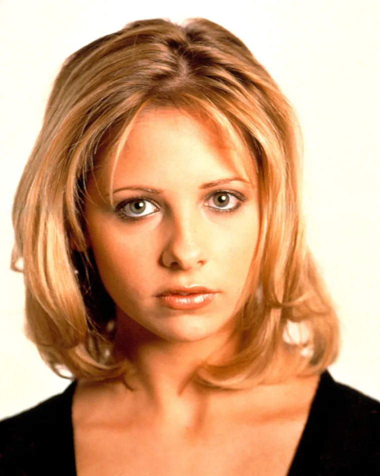 Sjećate se Buffy? Ova poznata glumica iz 90-ih i danas očarava stilom i &scaron;armom