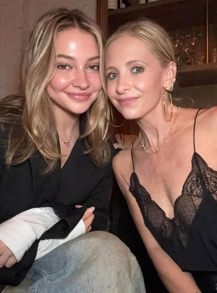 Sjećate se Buffy? Ova poznata glumica iz 90-ih i danas očarava stilom i &scaron;armom