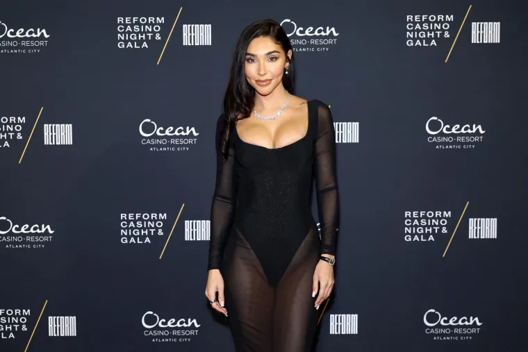 Od Biebera do holivudske elite: Ovu zgodnu influencericu povezuju s najvećim zvijezdama