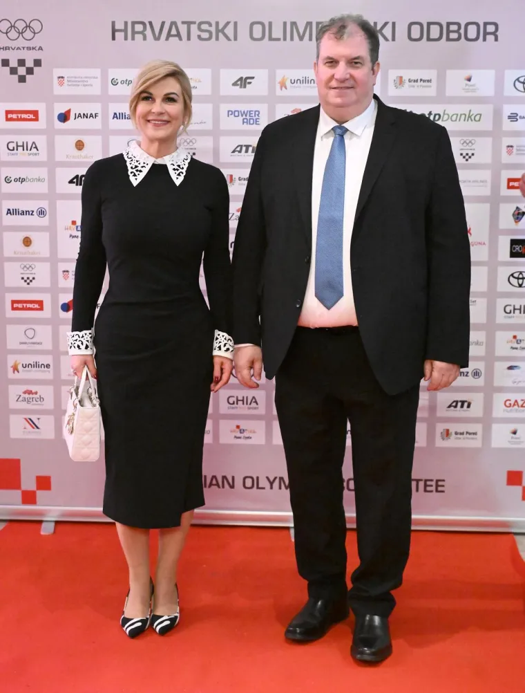 Kolinda otela poglede: Jeste li vidjeli kako je stigla na svečanu dodjelu nagrada?
