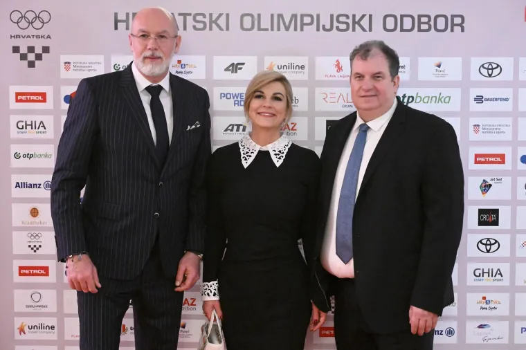 Kolinda otela poglede: Jeste li vidjeli kako je stigla na svečanu dodjelu nagrada?
